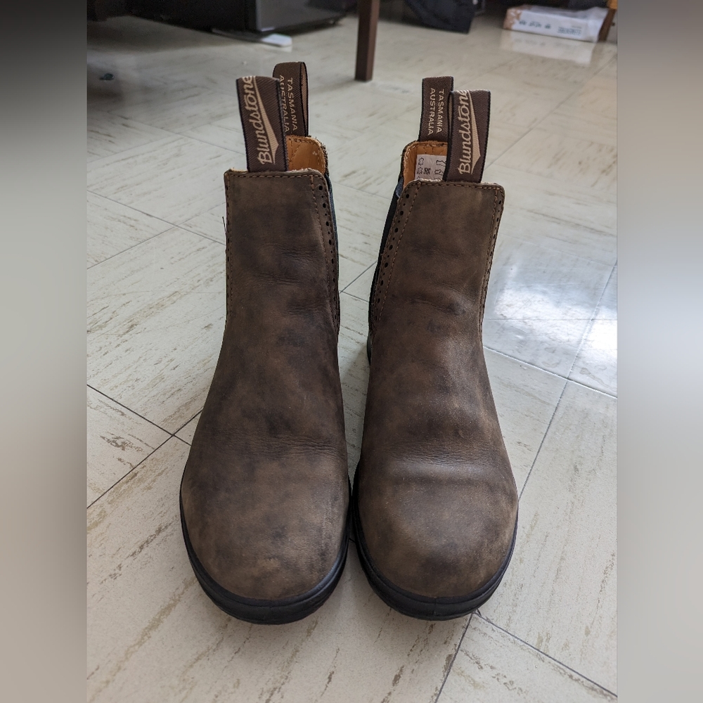 Blundstones Size 9 Women's!
